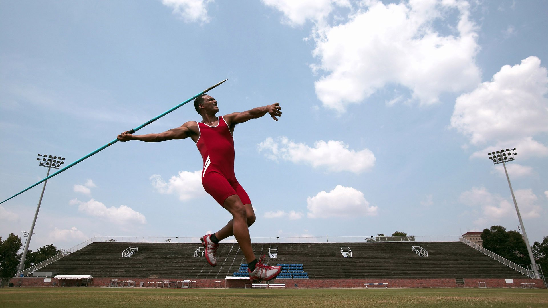 德罗巴官方宣布重返赛场新规，西班牙队引发争议！热度持续攀升